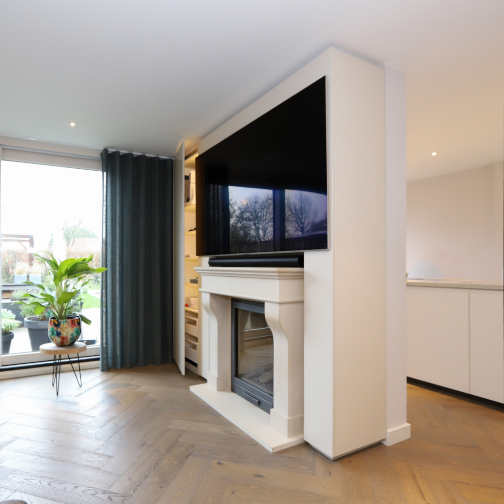 TV-MEUBEL IN JOA'S WHITE, SAMEN MET DE HAARD EEN GEHEEL 9