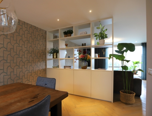 MAATWERK ROOMDIVIDER MET OPEN EN GESLOTEN VAKKEN